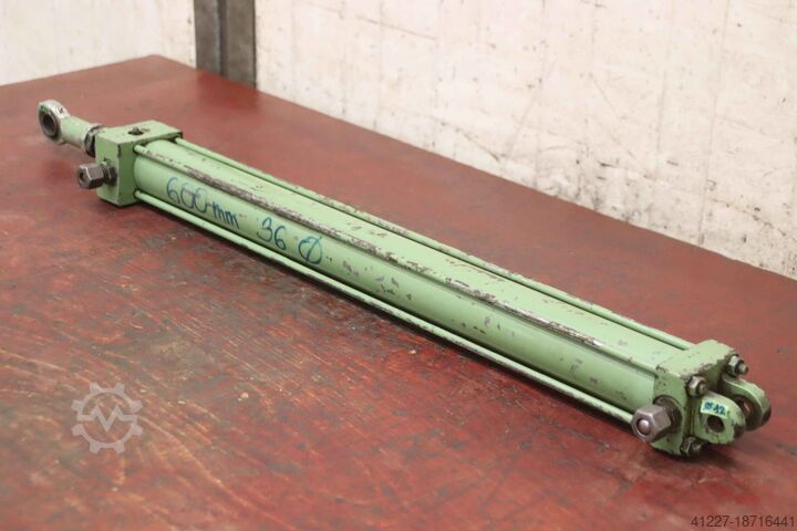 Гидравлический цилиндр Rexroth CD70G50/36-600 Hub 600 mm