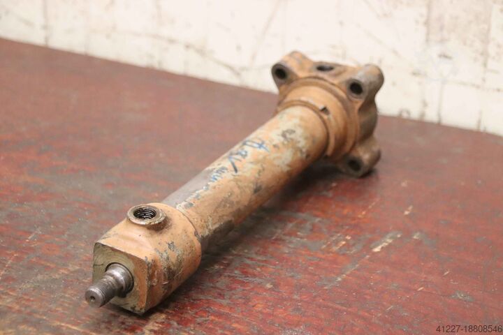 Гидравлический цилиндр Orsta Hydraulik B1-40/18x200 /O  Hub 200 mm