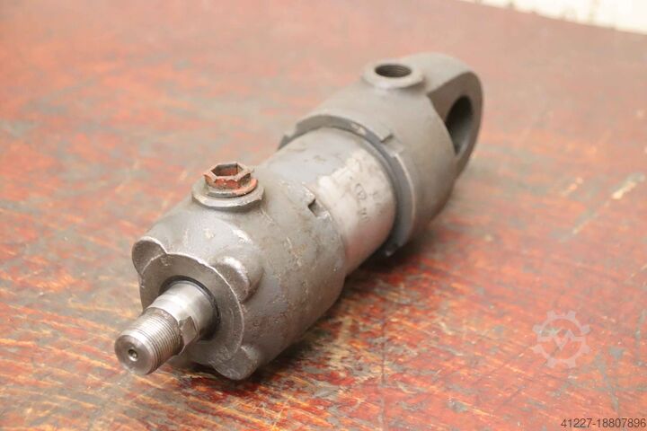 Гидравлический цилиндр Orsta Hydraulik B1-63/28x63/0  Hub 63 mm