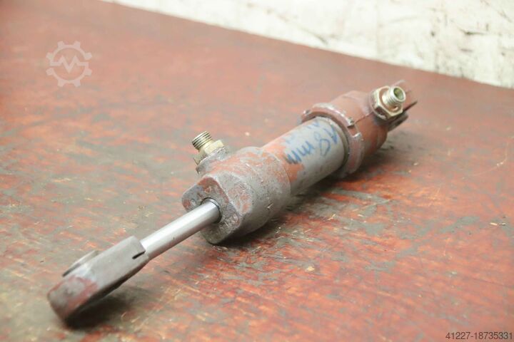 Гидравлический цилиндр unbekannt 370/73/H75 mm