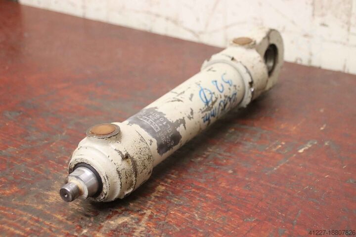 Гидравлический цилиндр Orsta Hydraulik B2-50/32x200  Hub 200 mm