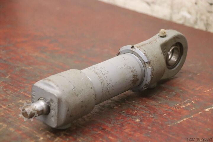 Гидравлический цилиндр Orsta Hydraulik B2-40/18x100/OW  Hub 100 mm