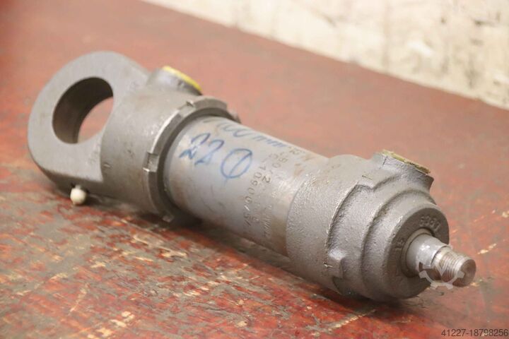 Гидравлический цилиндр Orsta Hydraulik B2-50/22x100  Hub 100 mm