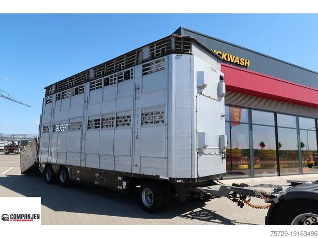 Перевозка крупного рогатого скота Pezzaioli RBA 31 - Cattle transport