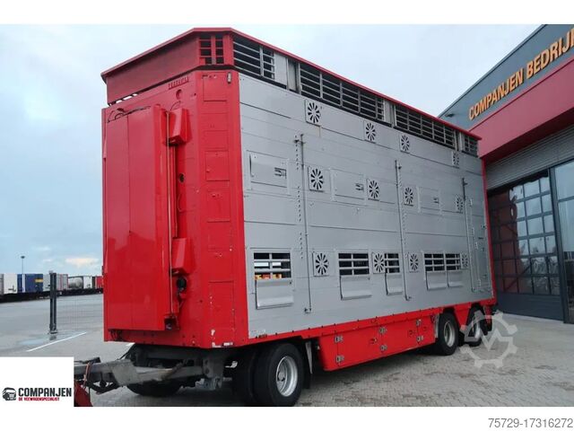 Перевозка крупного рогатого скота Pezzaioli RBA 31 - 2002 - 3 Floors - Livestock transport