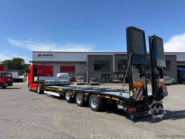 Низкорамный полуприцеп KÄSSBOHRER Tieflader mit hydr. Schwanenhals