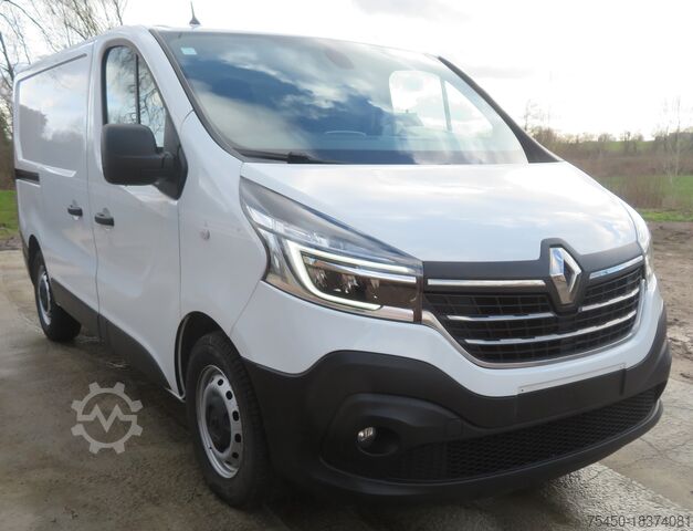 компактный фургон Renault Trafic