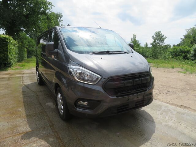 компактный фургон Ford Transit Custom