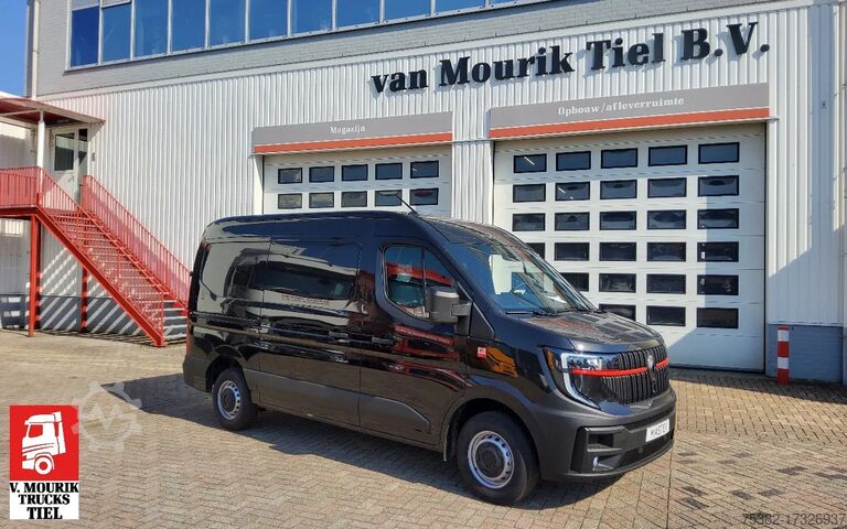 Фургон с ящиками Renault Master 150.35  EURO 6  L2H2 GESLOTEN ZWART META...