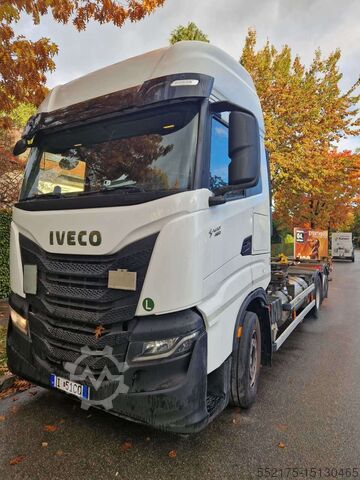 Сменный кузов с коробчатым кузовом Iveco Magirus