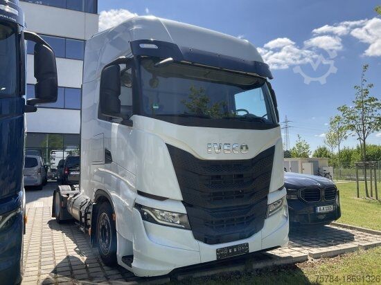 Тягач большого объема IVECO S-WAY 460 LNG VOLUMEN-SZM LOWDECK MIETKAUF MöGLICH