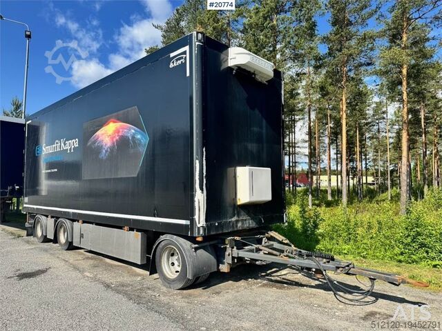 Ekeri коробочный прицеп с полной боковой открывающейся стенкой.Прицеп Ekeri Box с полным боковым отк Ekeri Box Trailer w/ Full side opening.