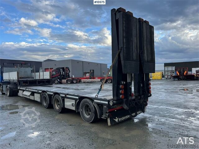 HRD 3-осный прицеп с удлинителем 5,5 м и гидроприводом HRD 3 axle trailer w/ extension of 5.5 meters and Hydr