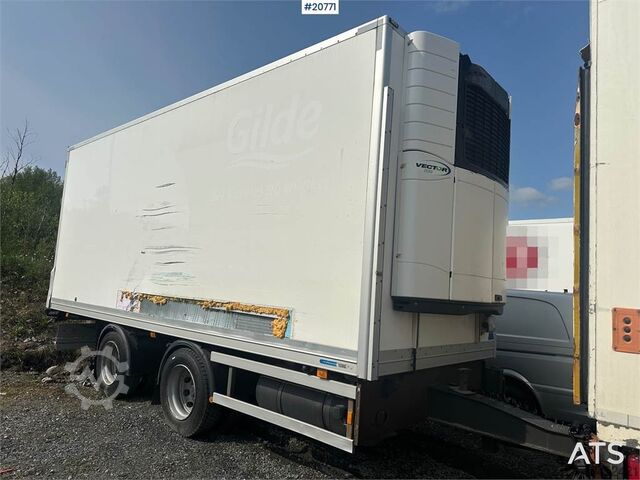 Чемодан HFR 2 axle cabinet trailer w/ Vector unit