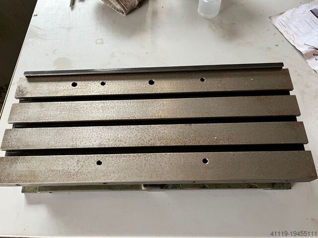 Синусный стол для поперечного фрезерования, с боковым наклоном  