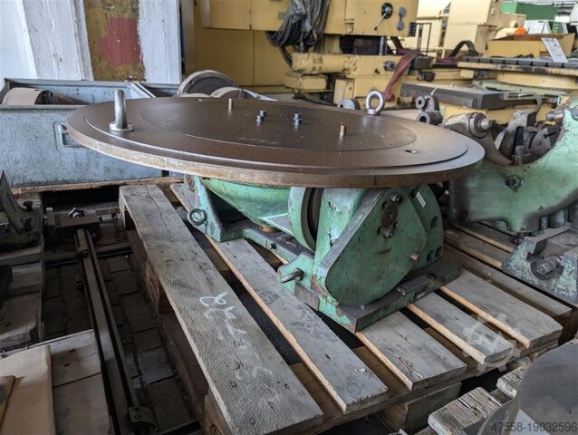 Круглый стол VEB MKA 320 M7