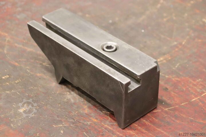 Зажимной кубик с Т-образным пазом Guss 210/70/H80 mm