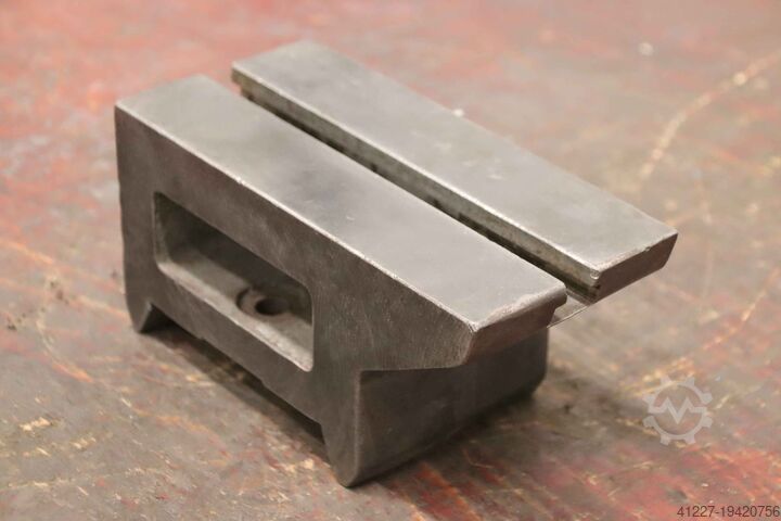 Зажимной кубик с Т-образным пазом Guss 210/100/H105 mm