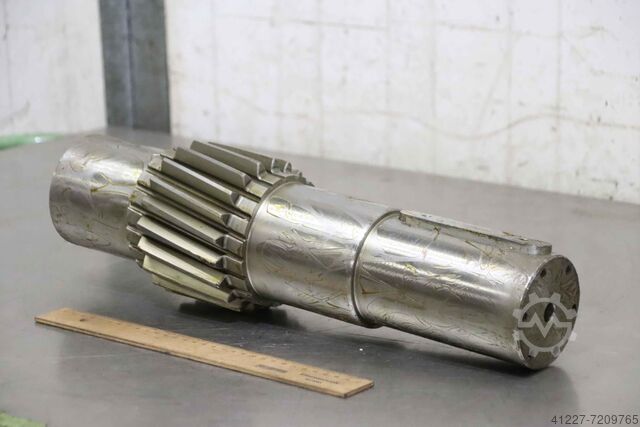 Вал-шестерня unbekannt Ø 127 x 450 mm