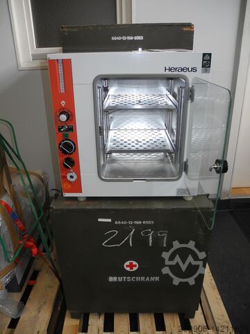 Нагревательный шкаф 70°C Heraeus B 5028