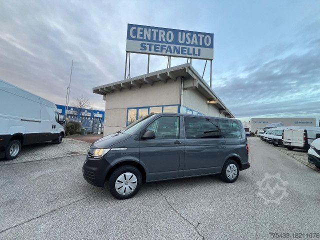 Кастомизированный фургон Volkswagen CARAVELLE TREND TDI 9 POSTI