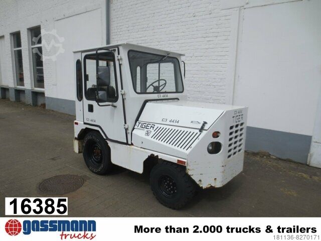 Кастомизированный фургон Tiger TC 50, Zugmaschine