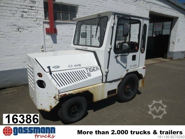 Кастомизированный фургон Tiger TC 50, Zugmaschine