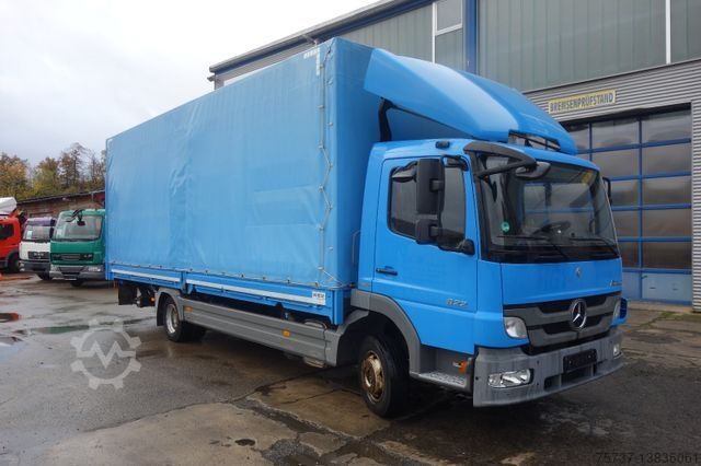 Фургон-шторник MERCEDES-BENZ 822L