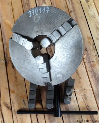 Трехчелюстной Чак RÖHM 