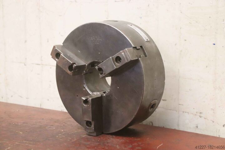 Трехкулачковый патрон AROWA Ø 250 mm