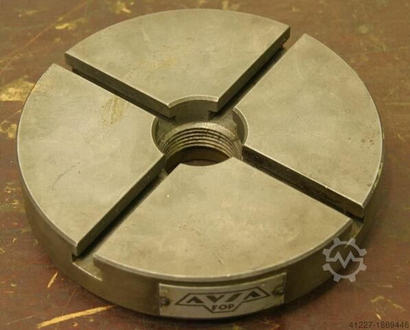 Зажимной патрон с лицевой панелью AVIA 195 mm