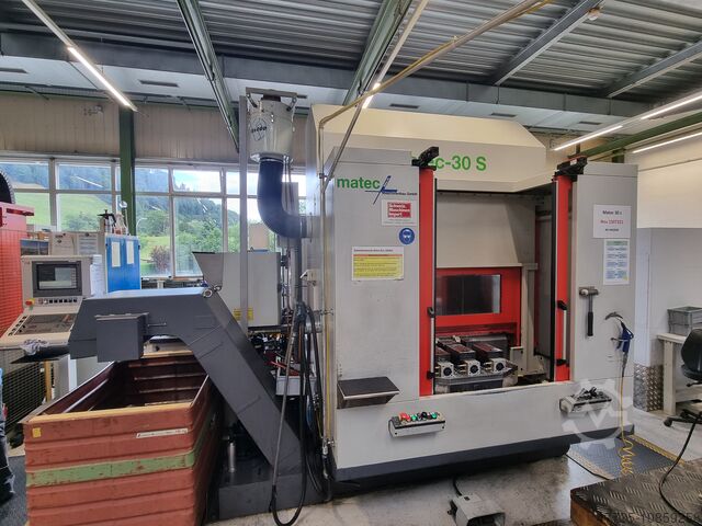 Вертикальный обрабатывающий центр с ЧПУ MATEC 30 S