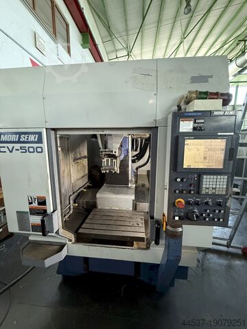 Вертикальный обрабатывающий центр Mori Seiki CV-500A