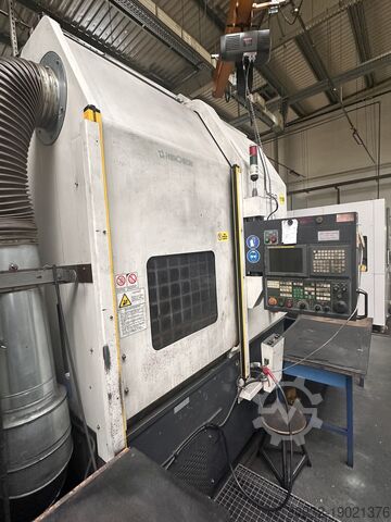 Вертикальный обрабатывающий центр Hwacheon                              R VT550 R