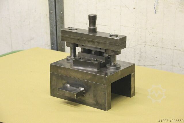 2-колонный дыропробивной инструмент unbekannt 270/290/H325 mm