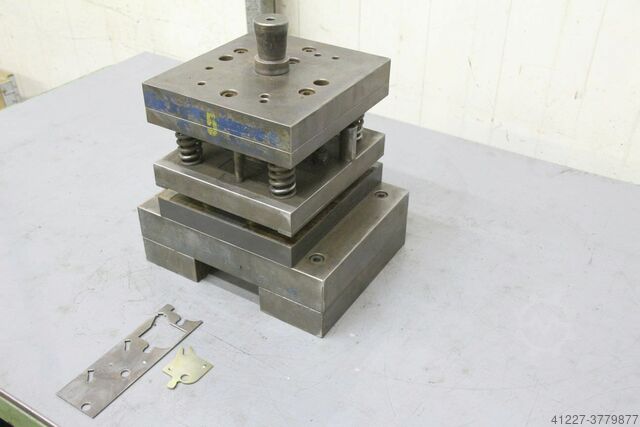 4-колонный дыропробивной инструмент unbekannt 280/220/H320 mm