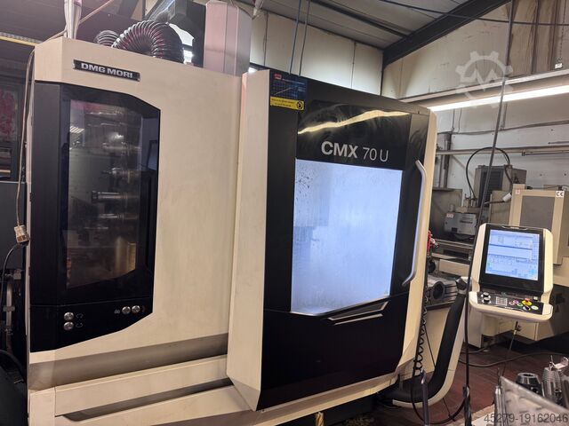 Универсальный обрабатывающий центр DMG MORI CMX 70U