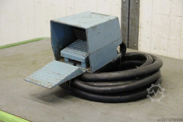 Ножной переключатель Telemecanique 16-polig