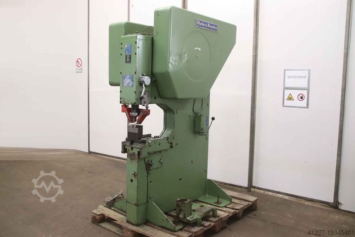 Дырокол 100 в Mubea KL 100