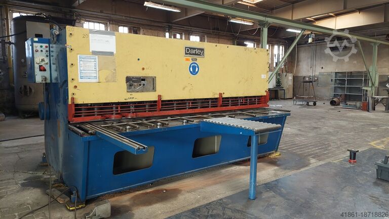 Гидравлические гильотинные ножницы DARLEY GS 3000 x 13
