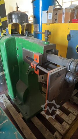 кромкооблицовочный станок Hyllus 300 Robur