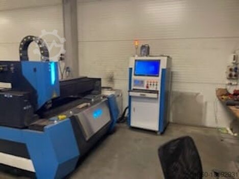 лазерный резак Ploter laserowy do stali SUDA FC 1530 Ploter laserowy do stali SUDA FC 1530