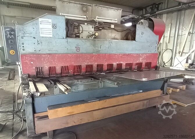 Гильотинные ножницы VÖEST BT 10 x 3000