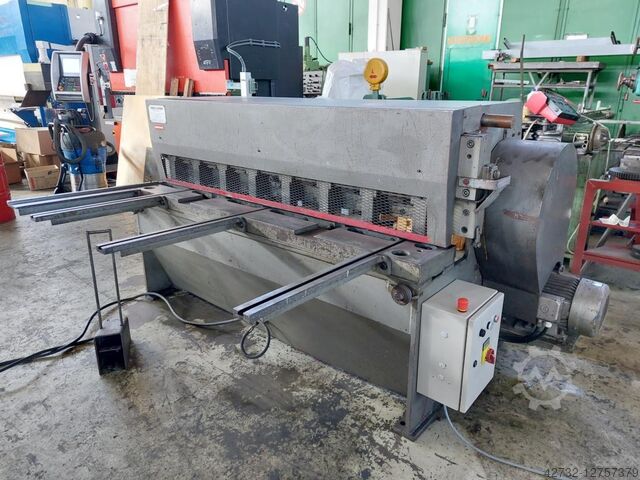 Гильотинные ножницы Vöest Alpine BT 5x2000