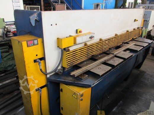 Гильотинные ножницы LAMI NOVA SL 3012