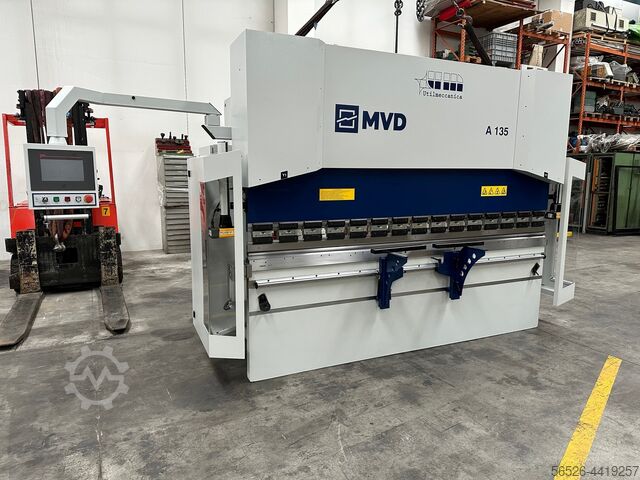 Листогибочный пресс 3100 x 135 тонн MVD I-bend A