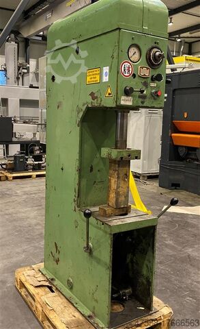 Одноколонный пресс - гидравлический WMW ZEULENRODA PYE 10