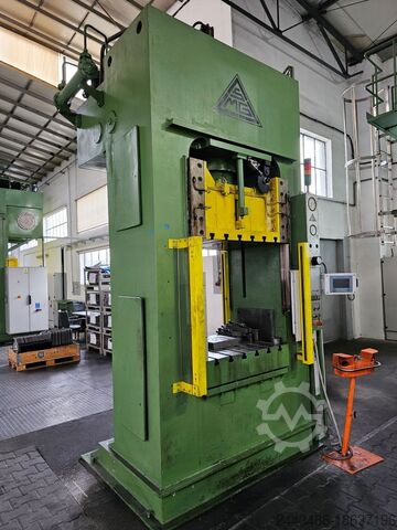 гидравлический пресс SMG P 79