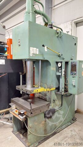 Гидравлический одноколонный пресс ZEULENRODA PYE 40 S/1