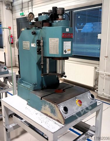 Гидравлический пресс 50KN Atsugi AP-5-KL ATSUGI AP-5-KL 50KN 5ton